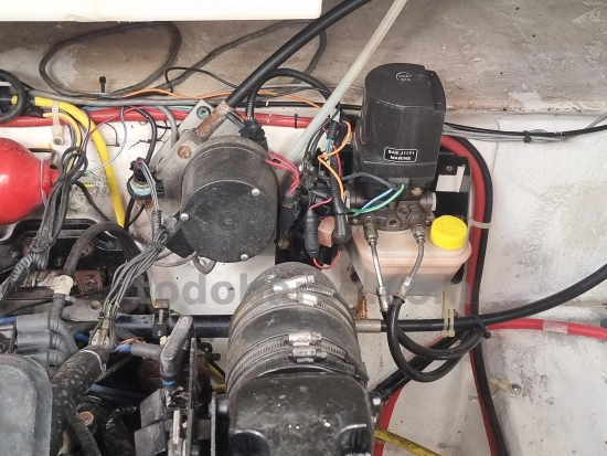 Maxum 2700 Se usata in vendita