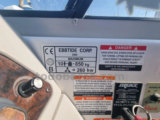 Ebbtide 2500 Mid Cabin Cruiser de segunda mano en venta