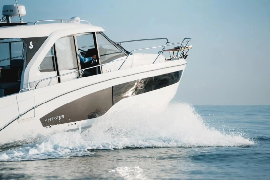 Beneteau Antares 9 nuova in vendita