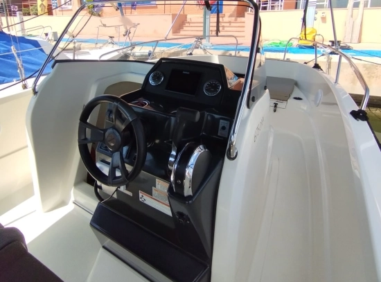Quicksilver Open Activ 675 usado à venda