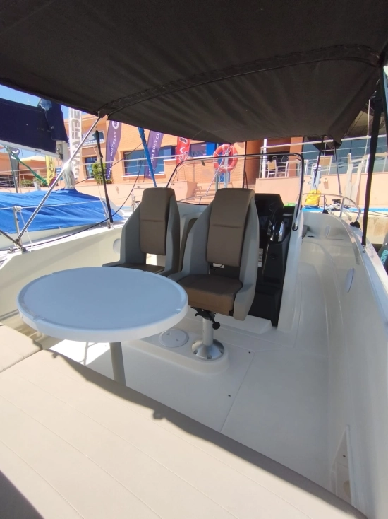 Quicksilver Open Activ 675 usado à venda