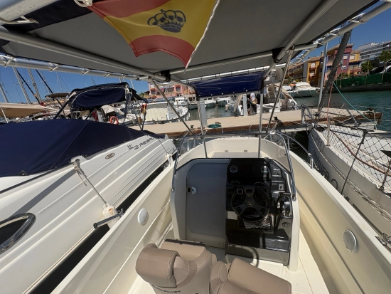 Quicksilver Open 675 usata in vendita
