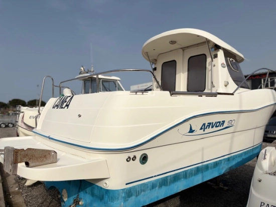 Arvor 590 usado à venda