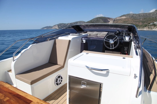 Nuva Yachts M9 CABIN brand new for sale