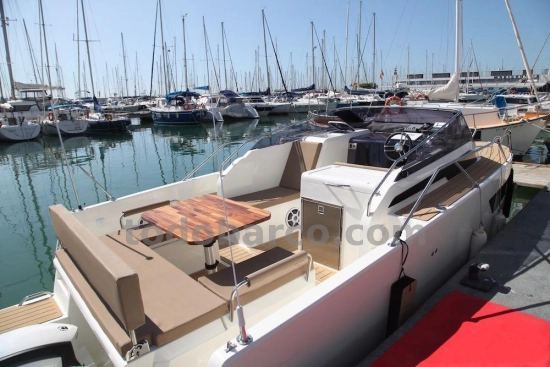 Nuva Yachts M9 Cabin usata in vendita