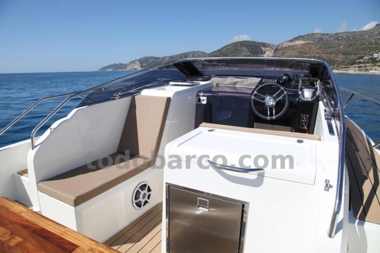 Nuva Yachts M9 Cabin usata in vendita