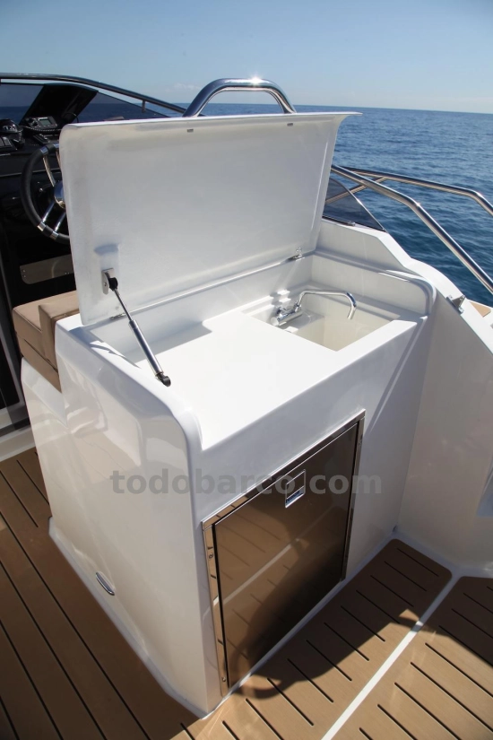 Nuva Yachts M9 Cabin usata in vendita