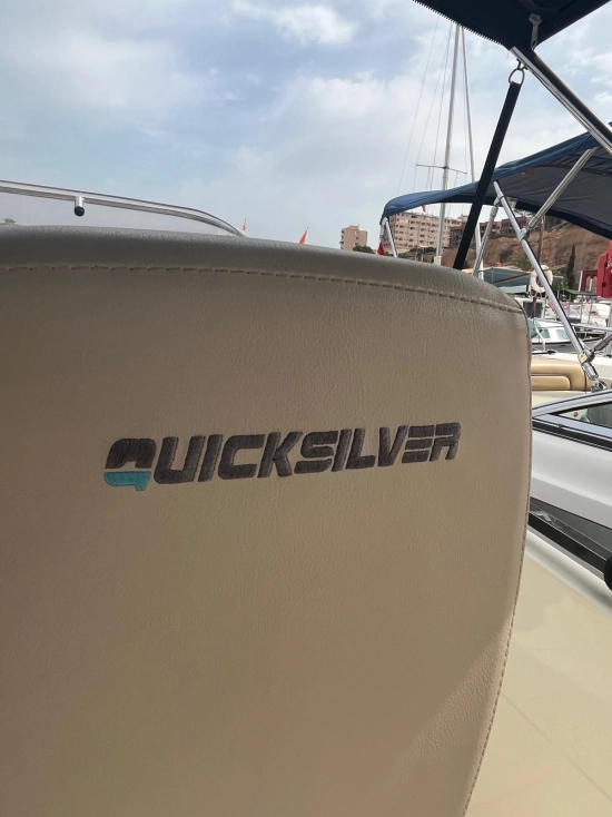 Quicksilver Open 805 usado à venda
