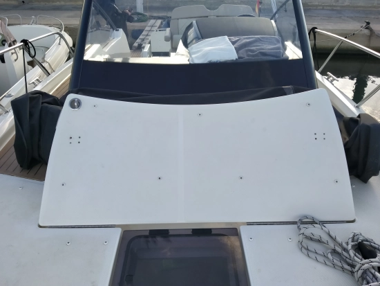 Quicksilver Activ 875 Sundeck preowned for sale