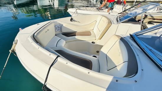 Sea Ray 230 Select preowned for sale
