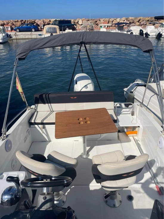 Beneteau Flyer 6.6 Sundeck preowned for sale