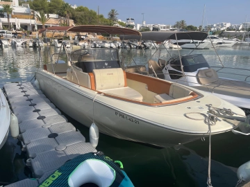Invictus Yacht 270 usata in vendita