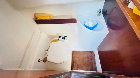Knort Cabinada 32 usado à venda