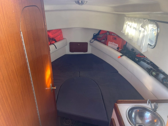 Knort Cabinada 32 usado à venda