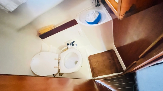 Knort Cabinada 32 usado à venda
