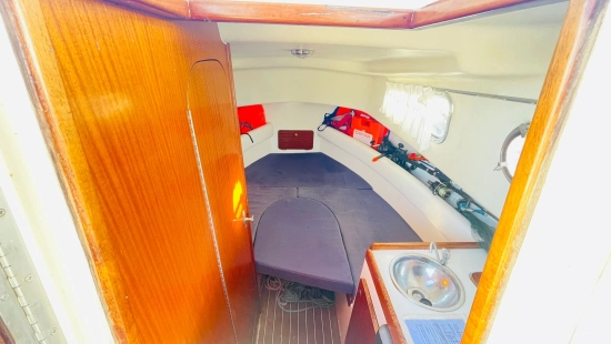 Knort Cabinada 32 usado à venda