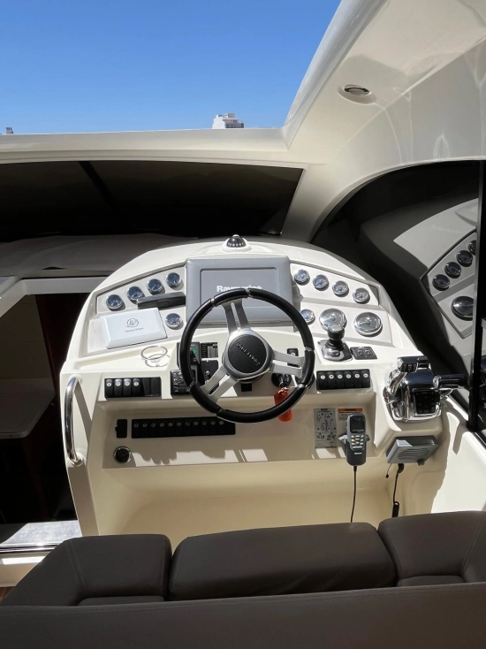 Prestige 390 S usado à venda