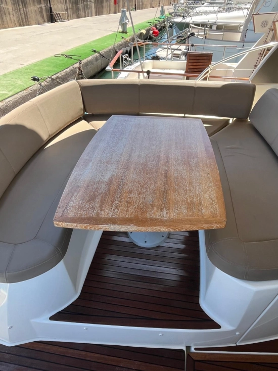 Prestige 390 S usado à venda