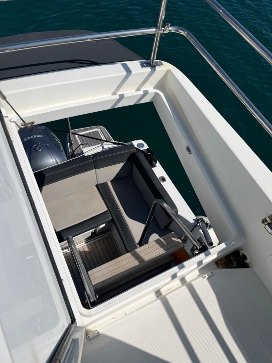 Jeanneau Merry Fisher 10.95 usado à venda
