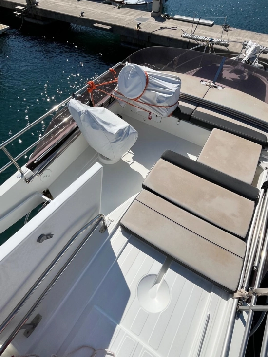 Jeanneau Merry Fisher 10.95 usado à venda