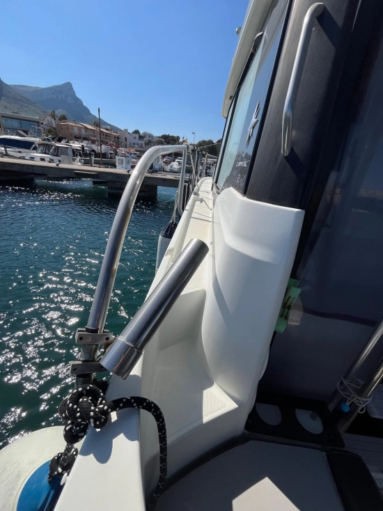 Jeanneau Merry Fisher 10.95 usado à venda