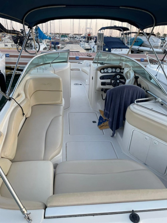 Sea Ray Sundeck 240 usado à venda