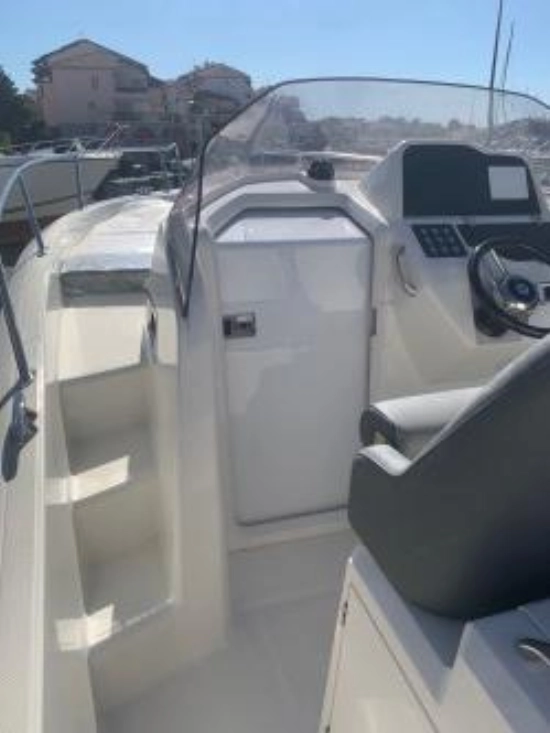 White Shark Barco White Shark 240SC de segunda mano en venta