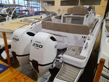 Ranieri Next 330 LX usata in vendita