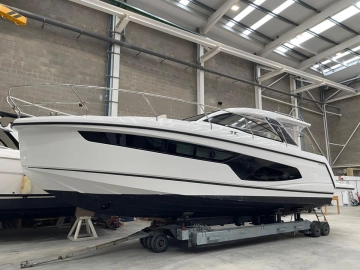 Sealine S335 de segunda mano en venta