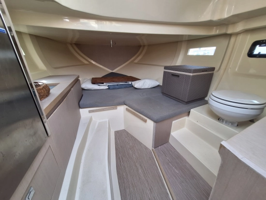 Invictus Yacht 280 Cx usado à venda