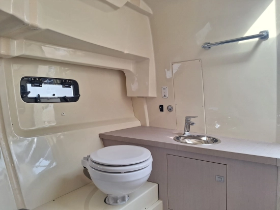Invictus Yacht 280 Cx usado à venda