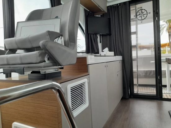Beneteau Antares 11 usado à venda