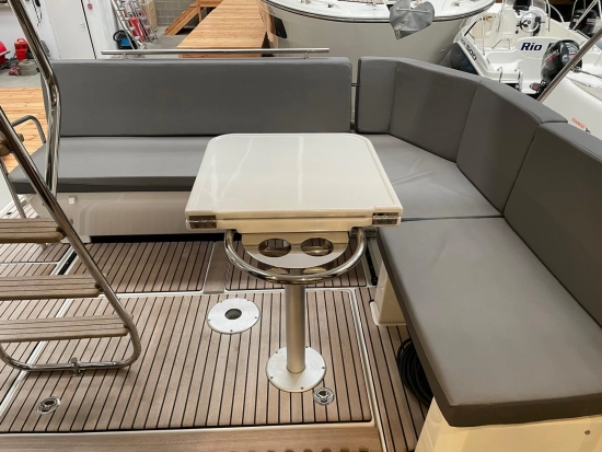 Beneteau Antares 11 usado à venda
