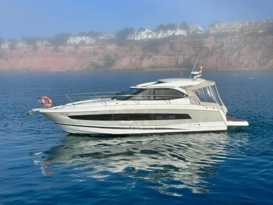 Jeanneau Leader 36 Sportop usado à venda
