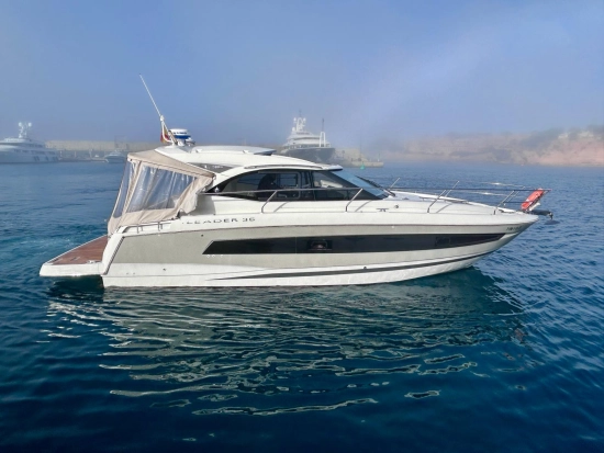 Jeanneau Leader 36 Sportop usado à venda