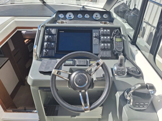 Jeanneau Leader 36 Sportop usado à venda