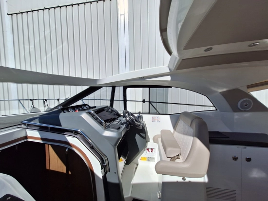 Jeanneau Leader 36 Sportop usado à venda