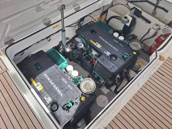Jeanneau Leader 36 Sportop usado à venda