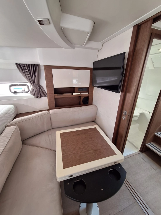 Jeanneau Leader 36 Sportop usado à venda