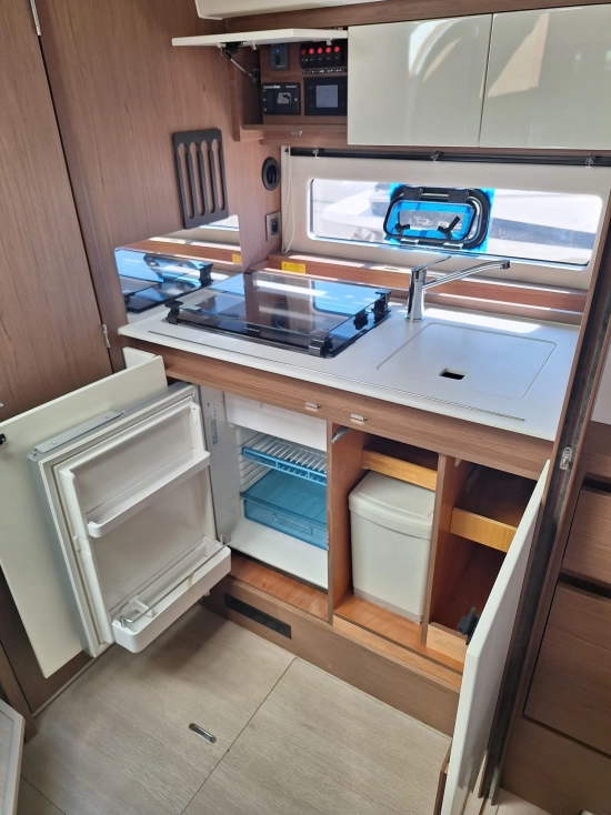Jeanneau Leader 36 Sportop usado à venda