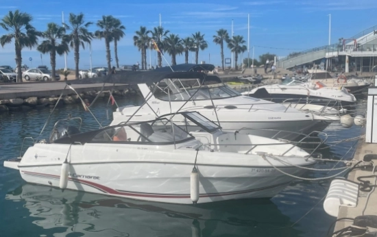 Jeanneau Cap Camarat 6.5 Br de segunda mano en venta