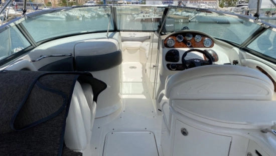 Sea Ray SLX 290 usado à venda