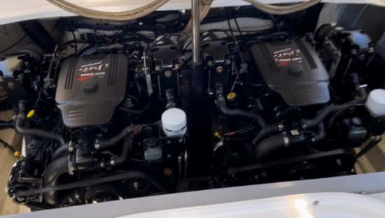 Sea Ray SLX 290 usado à venda