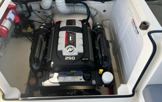 Bayliner VR5 VRSE usado à venda