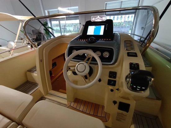 Invictus Yacht 280 GT preowned for sale