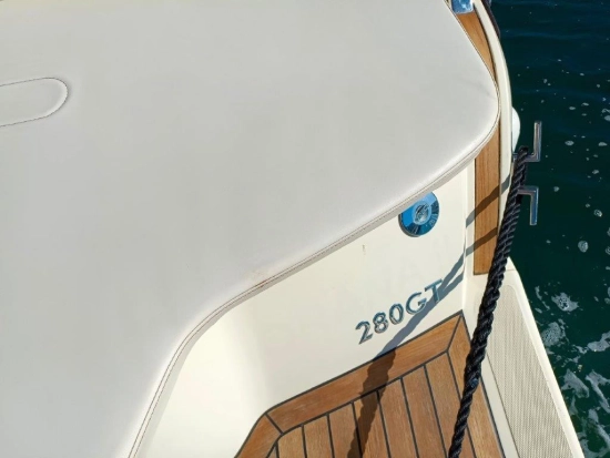 Invictus Yacht 280 GT gebraucht zum verkauf