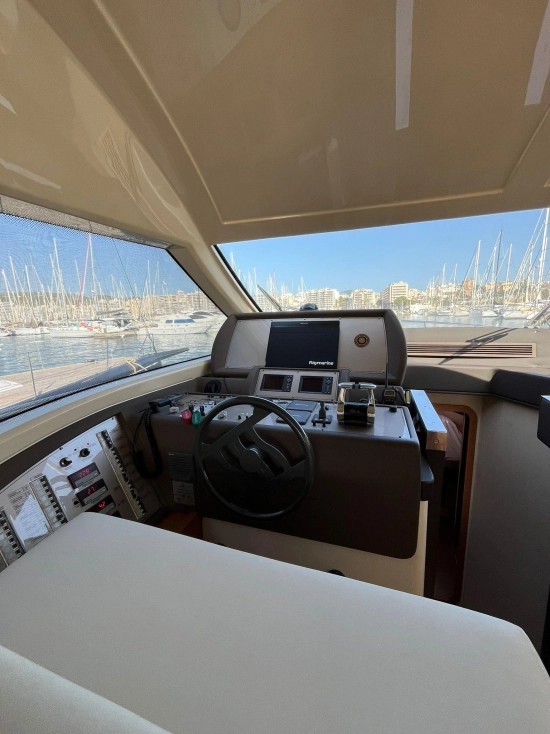Ferretti 470 usado à venda