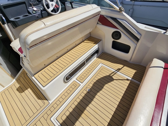 Sea Ray 220 DA usata in vendita