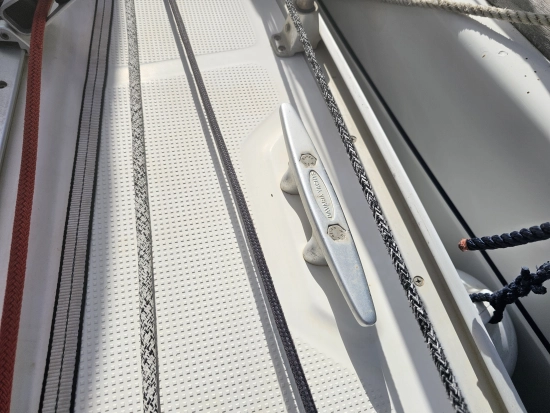 Bavaria Yachts 40 Cruiser DEEP KEEL Holiday usado à venda