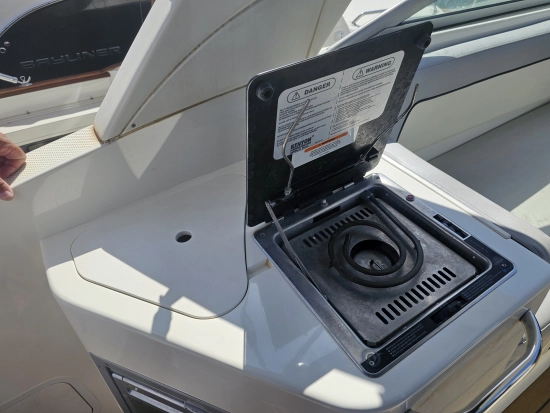 Bayliner 2855 Ciera usado à venda
